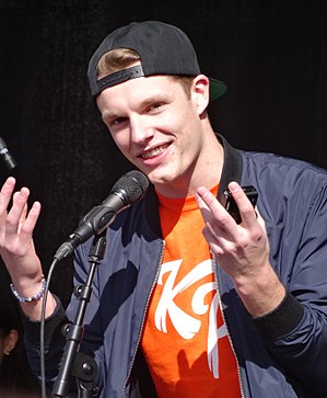 Enzo Knol